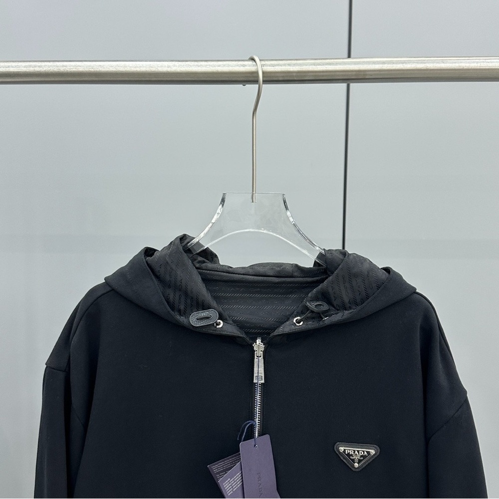Used two or three times like new. Size XXL IN PRADA